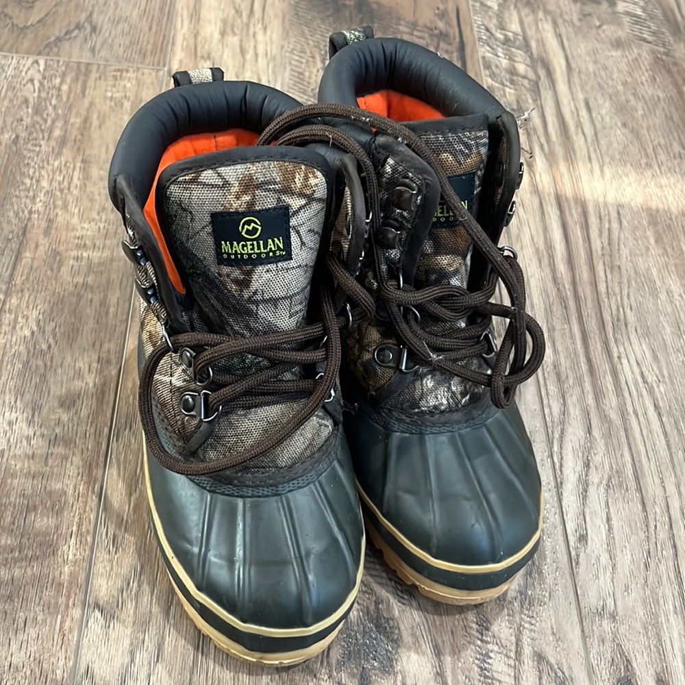 Magellan lace up hunting boots for kids!